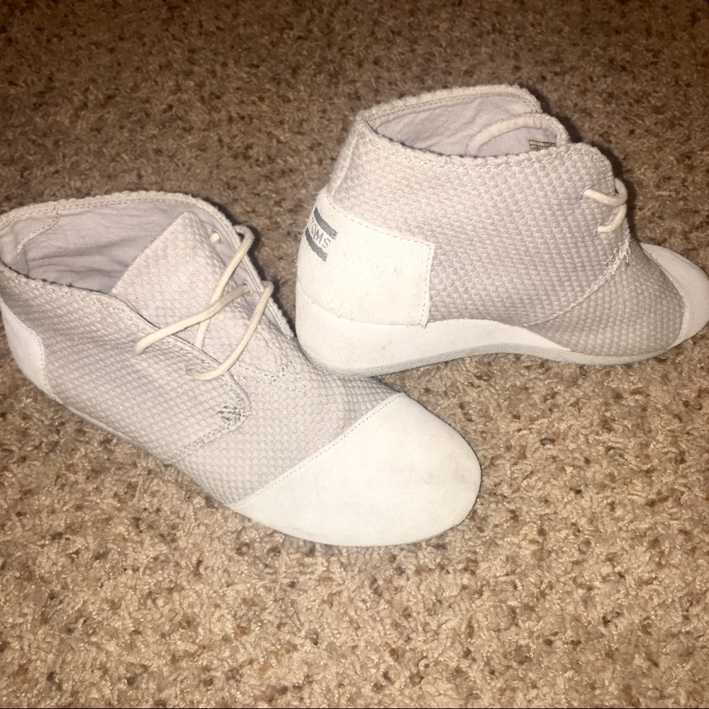 Toms  Booties  Taupe Suede new-like